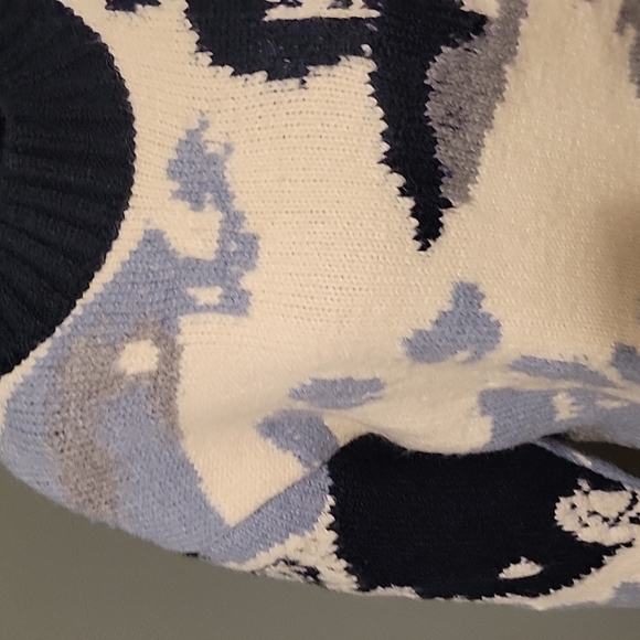 Beautiful hand knit mock neck sweater - Picture 6 of 6